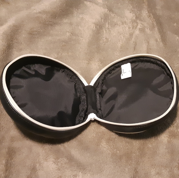 TokyoBay Exclaim Cat Round Travel Cosmetic Bag - Picture 5 of 7